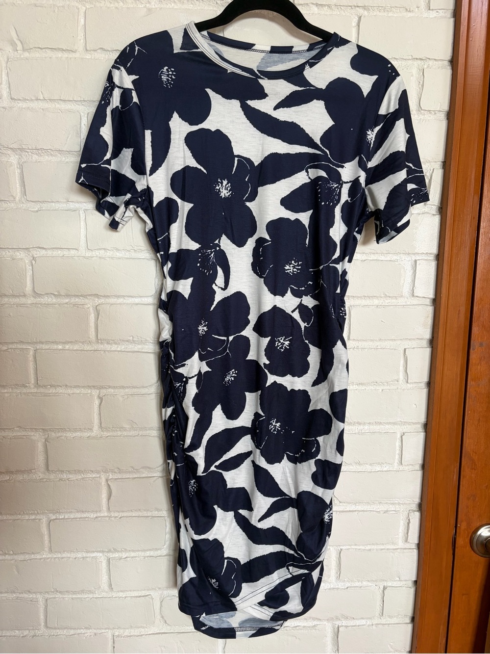 Women’s Navy and White Floral Short Sleeve Dress